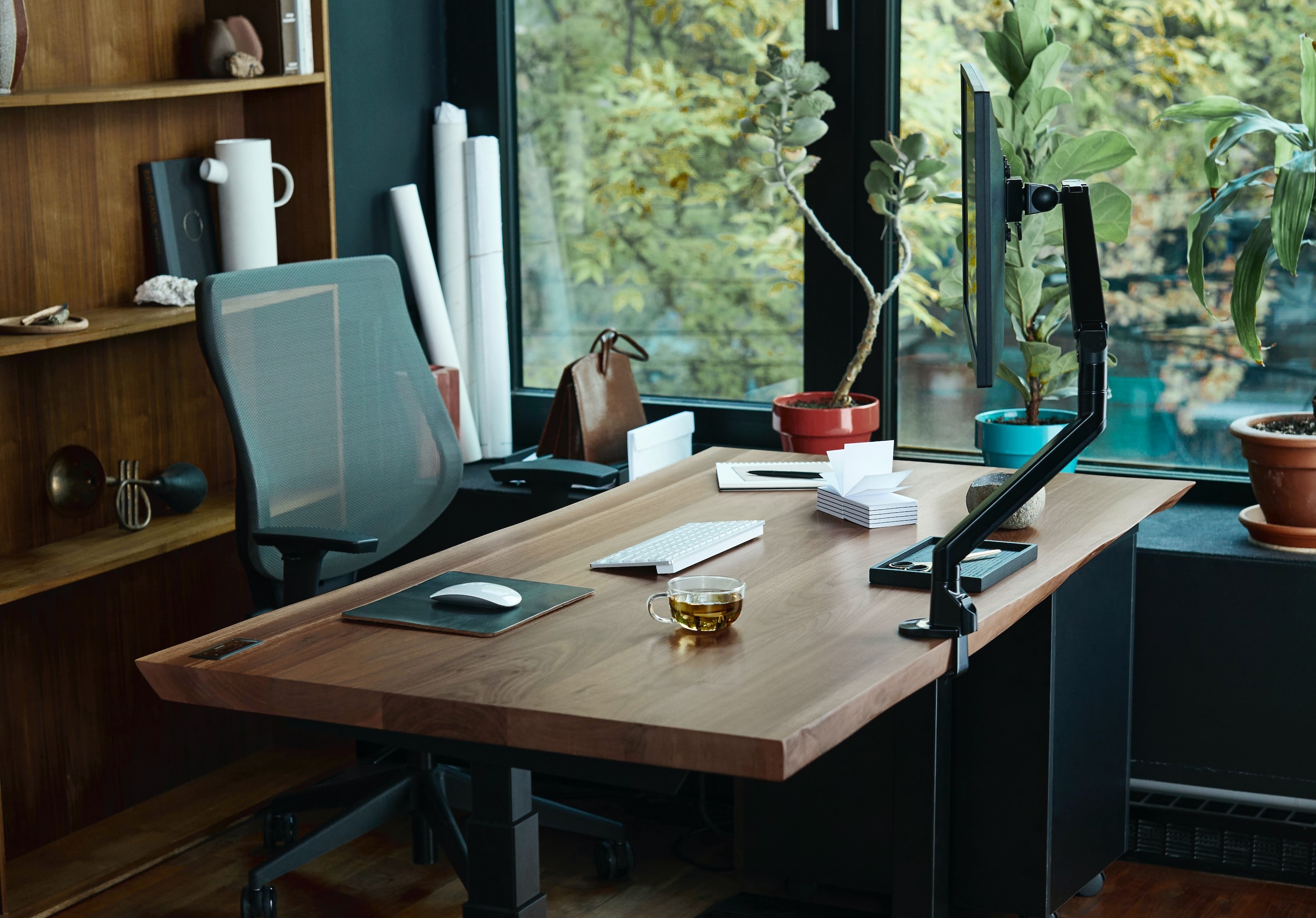 Ergonomic Office Desk Setup: Boost Comfort & Productivity