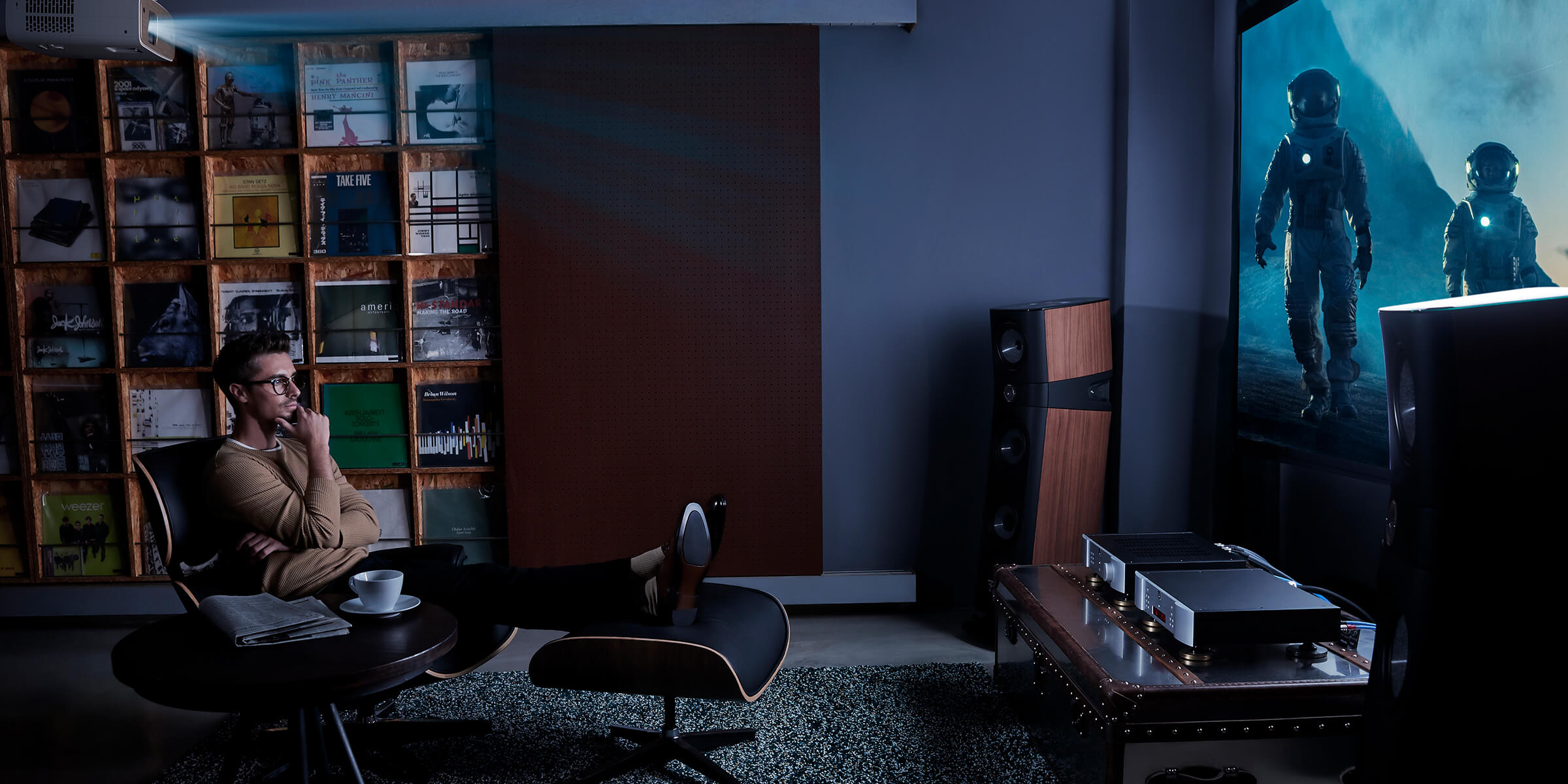 The Best SeattoScreen viewing Distance for Different Projector Screen