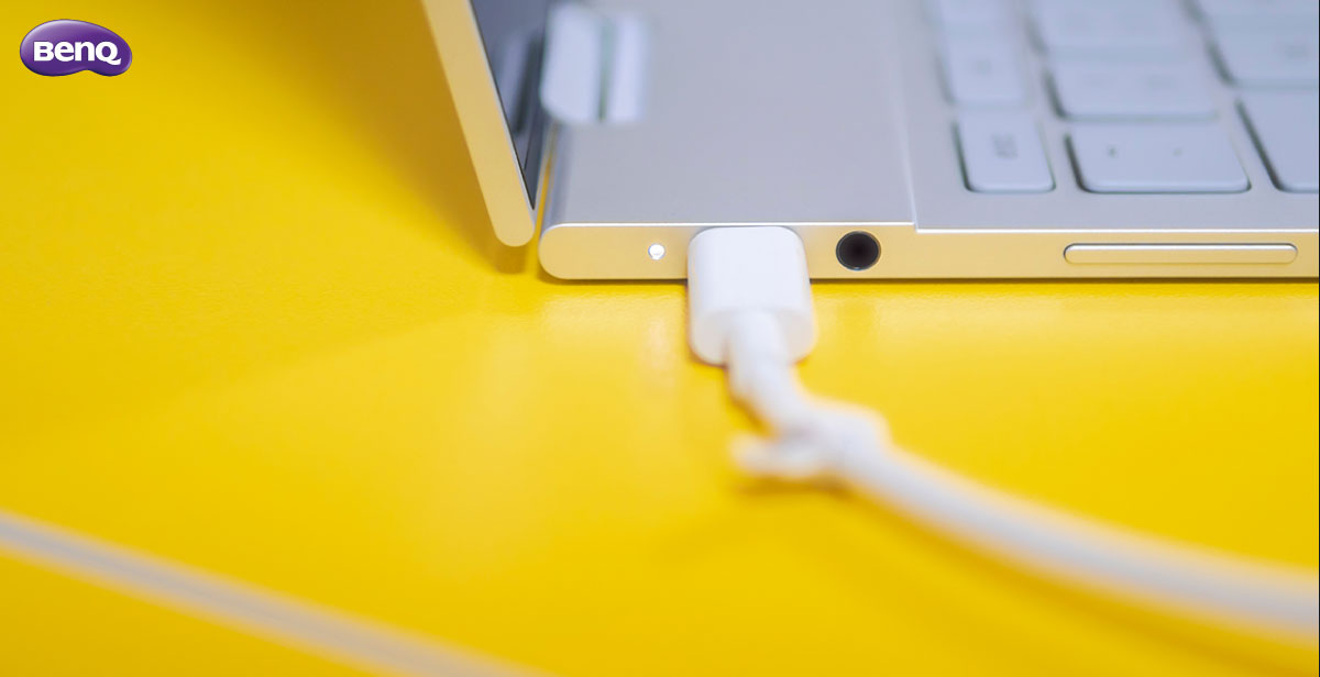 Membutuhkan Monitor dengan port USB-C 